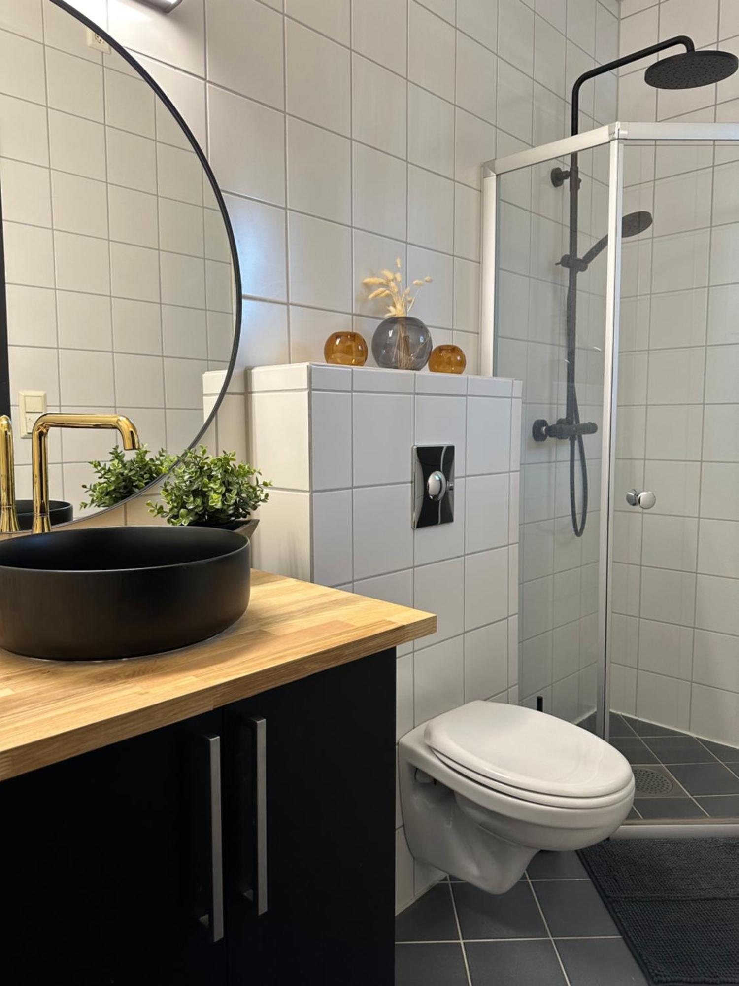 A Place To Stavanger, 4